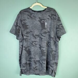 American Eagle Outfitters AE Digital Camo Flex Sport Short Sleeve Size XXL